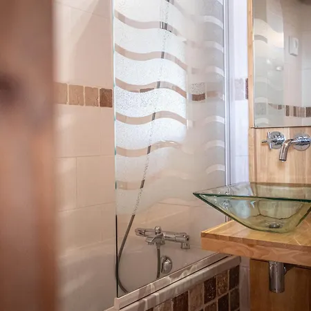 De Charme Avec Jacuzzi, Sauna Et Wifi, Proche Des Pistes - Fr-1-181-2797 Chalet *
